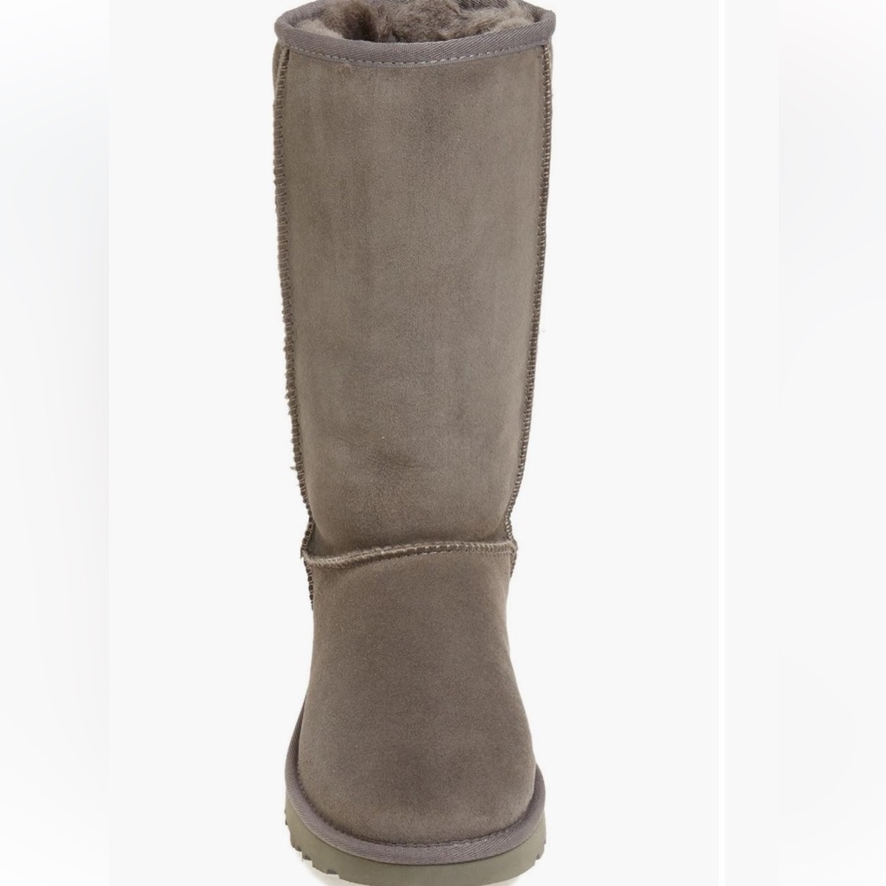 Ugg 
Classic Tall II Boot
Grey - Picture 4 of 11